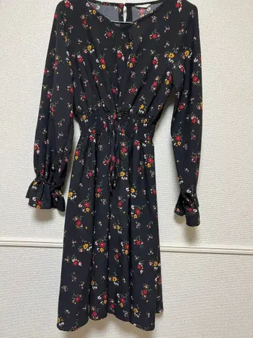 꽃무늬 긴팔 원피스 블랙