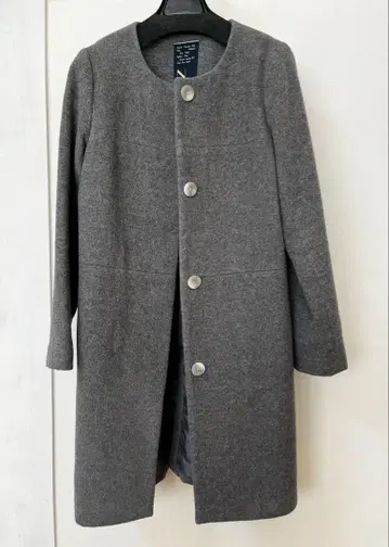 그레이 롱 코트 버튼 포함