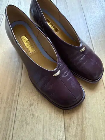 GRISE 하이힐 펌프스