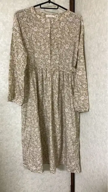 에카 소포 꽃무늬 원피스 얇은 원단