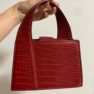 ZARA 크로커다일풍 가죽 핸드백