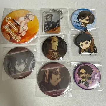 진격의 거인 캔뱃지 등 굿즈 묶음 판매