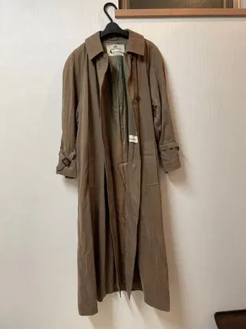 Aquascutum 벨트 포함 트렌치코트