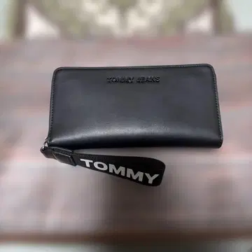 TOMMY JEANS 블랙 가죽 장지갑