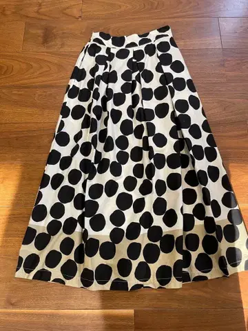 물방울 패턴 롱 플레어 스커트