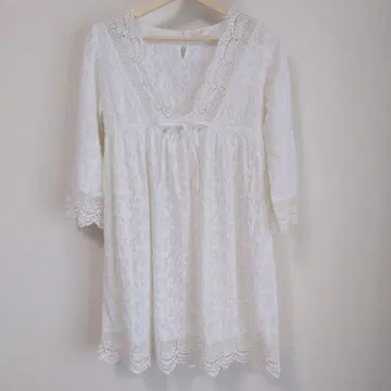 [ 새상품급 ] 루스쿠 튜닉 자수 레이스 7부 소매 화이트