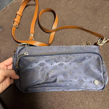 러셋 네이비 나일론 숄더백