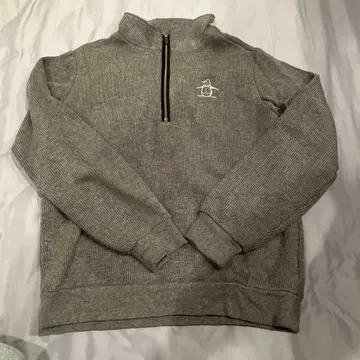 그레이 펭귄 자수 집업 스웨터