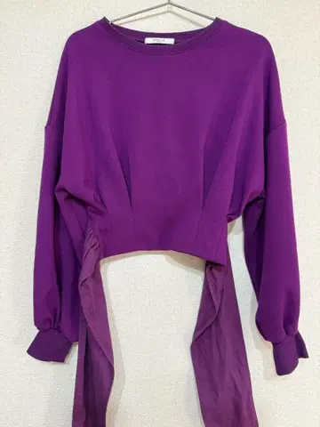 퍼플 크롭 기장 긴팔 상의