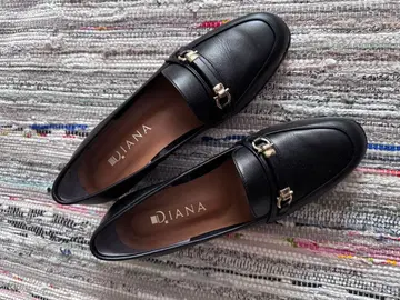 DIANA 가죽 블랙 로퍼