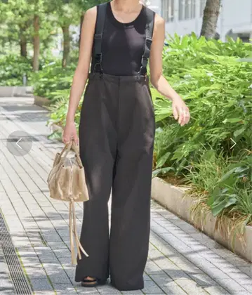 블랙 살로펫 지퍼 포함