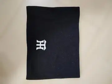 한신 타이거즈 넥워머 로고 포함