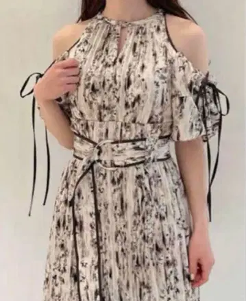 SNIDEL 2WAY 볼륨 슬리브 프린트 원피스