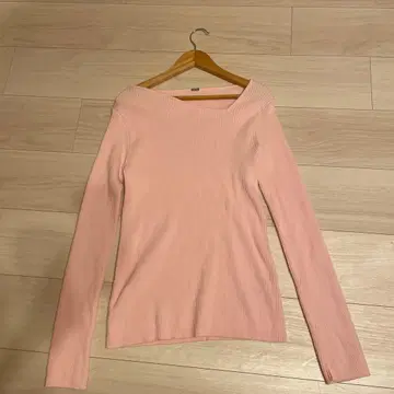 Mila Owen 핑크 오프숄더 긴팔 니트