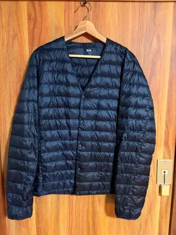 UNIQLO 울트라 라이트 다운 V넥 자켓