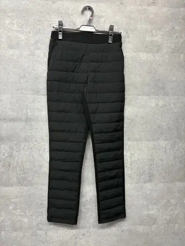 [새상품] 다운 팬츠 L 사이즈 블랙 스타일리시한 디자인