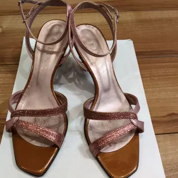 [새상품급] DIANA 샌들 힐 6cm