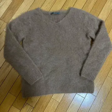 BOSCH 모 100 캐시미어 터치 얕은 V넥 니트 36