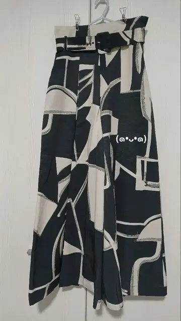 릴리 브라운 추상 와이드 팬츠 블랙 M 사이즈