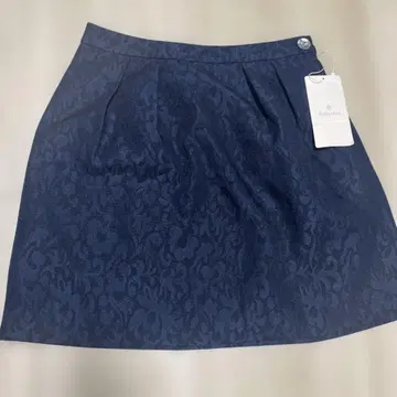 [택 포함 새상품, 새상품급] 루비 리벳 네이비 플레어 스커트 36