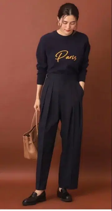 드레스트리아 스트라이프 턱 테이퍼드 팬츠