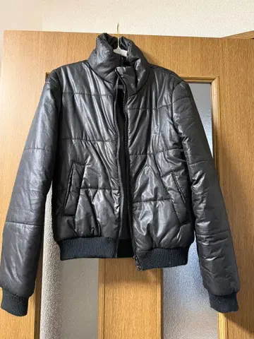 EGOIST 블랙 숏 기장 다운 자켓 구제 의류