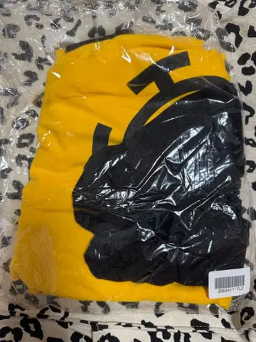 [미개봉 새상품] 원피스 트라팔가 로 2년 전 후드티 [익명 배송]