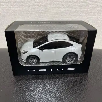 도요타 프리우스 미니카 화이트