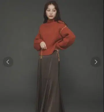 SENSE OF PLACE 핸드 스티치 숏 스웨터