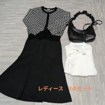 체크 무늬 가디건과 스커트 셋업