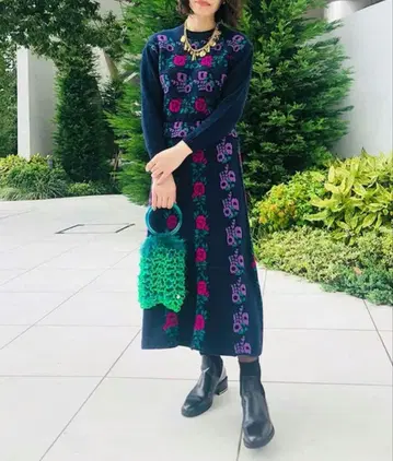 뮤베르 꽃무늬 플라워 니트 원피스 36 사이즈 상당 미사용 새상품