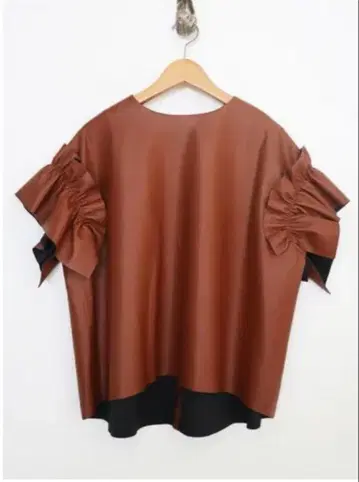 마르고 빈티지 인조 가죽 프릴 풀오버 브라운