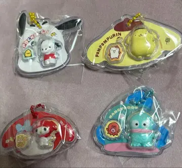 산리오 패키지 참 4개