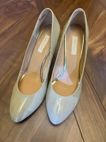 질스튜어트 JILL STUART 베이지 스틸레토 하이힐