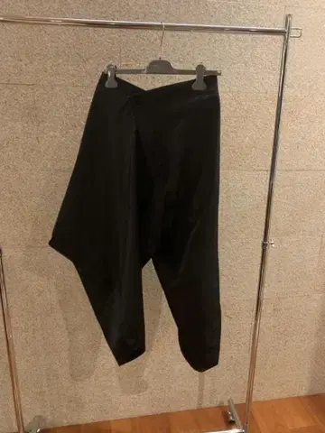 IM MEN 블랙 나일론 사루엘 팬츠 사이즈 2