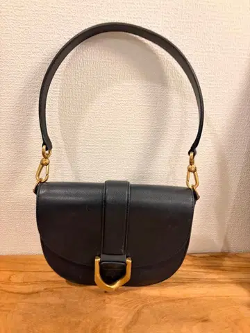 찰스앤키스 천연 가죽 라인 안장 백