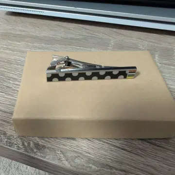 폴스미스 도트 무늬 넥타이핀