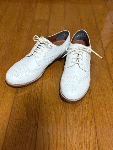 마리 루이즈 화이트 레더 윙팁 슈즈 25cm