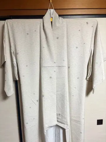 화이트 컬러 코몬 꽃무늬 (실크 워셔블 기모노)