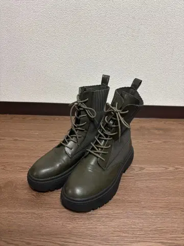 올리브 하이컷 부츠 레이스업 L 사이즈 (23~23.5)