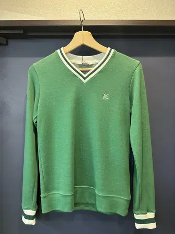 chucuchu 얇은 소재 스웨터 그린