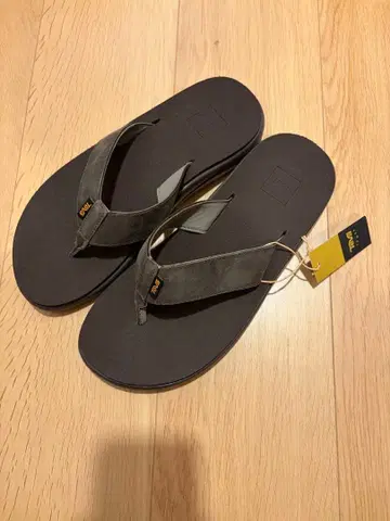 테바 샌들 새상품