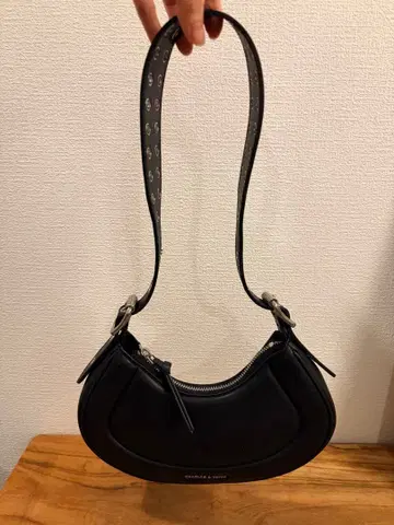 찰스앤키스 스터드 호보백