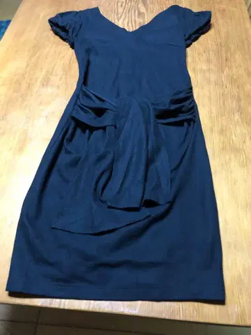 미카코 나카무라 샘플 상품이지만 멋집니다. 블랙 반팔 무릎 기장 원피스