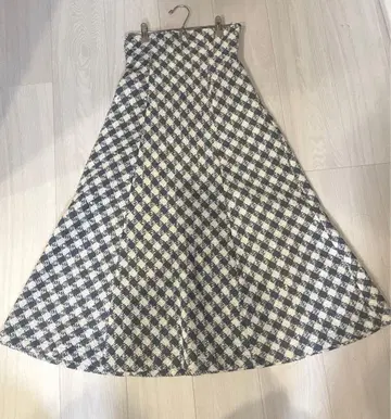 새상품급 앙데팡당 하운드투스 플레어 스커트 리본