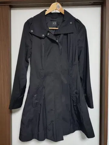 Armani Exchange 블랙 얇은 소재 코트