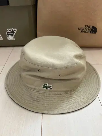 LACOSTE 베이지 햇