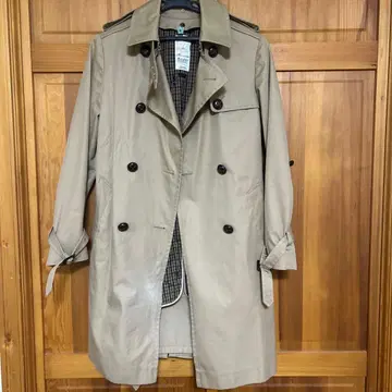 베이지 더블 브레스트 트렌치코트 S 사이즈