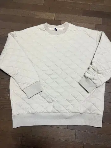 HELLY HANSEN 퀼팅 맨투맨 화이트