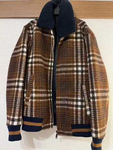 체크 무늬 보아 옷깃 자켓